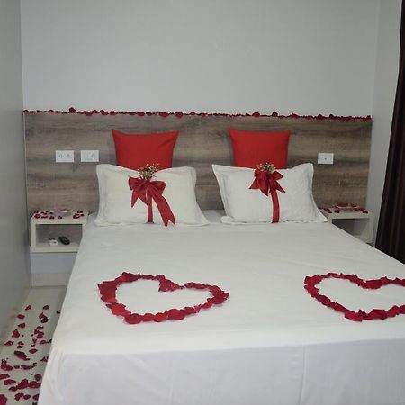 Hotel Palace Avenida Caiaponia Экстерьер фото