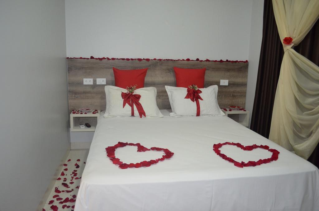 Hotel Palace Avenida Caiaponia Экстерьер фото